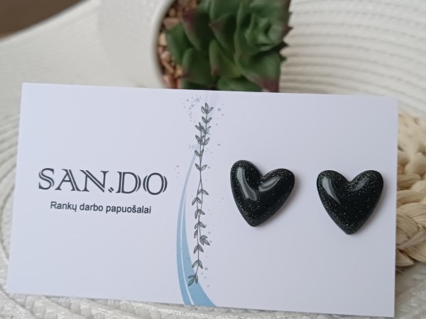 Juodos blizgančios širdys