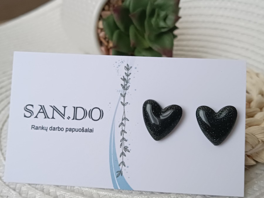 Juodos blizgančios širdys
