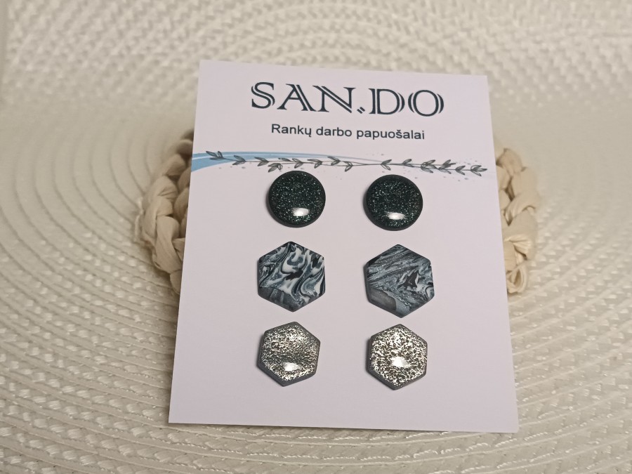Juoda su sidabru 2